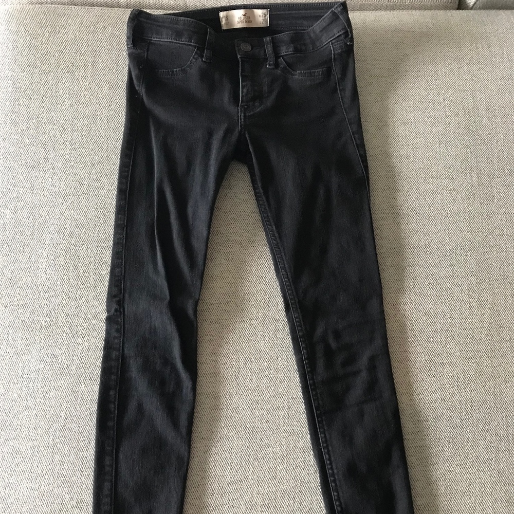 Hollister Black Skinny Jeans — Size 25